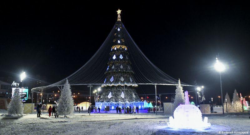 В Перми начал работу ледовый парк «Новогодье» на городской эспланаде