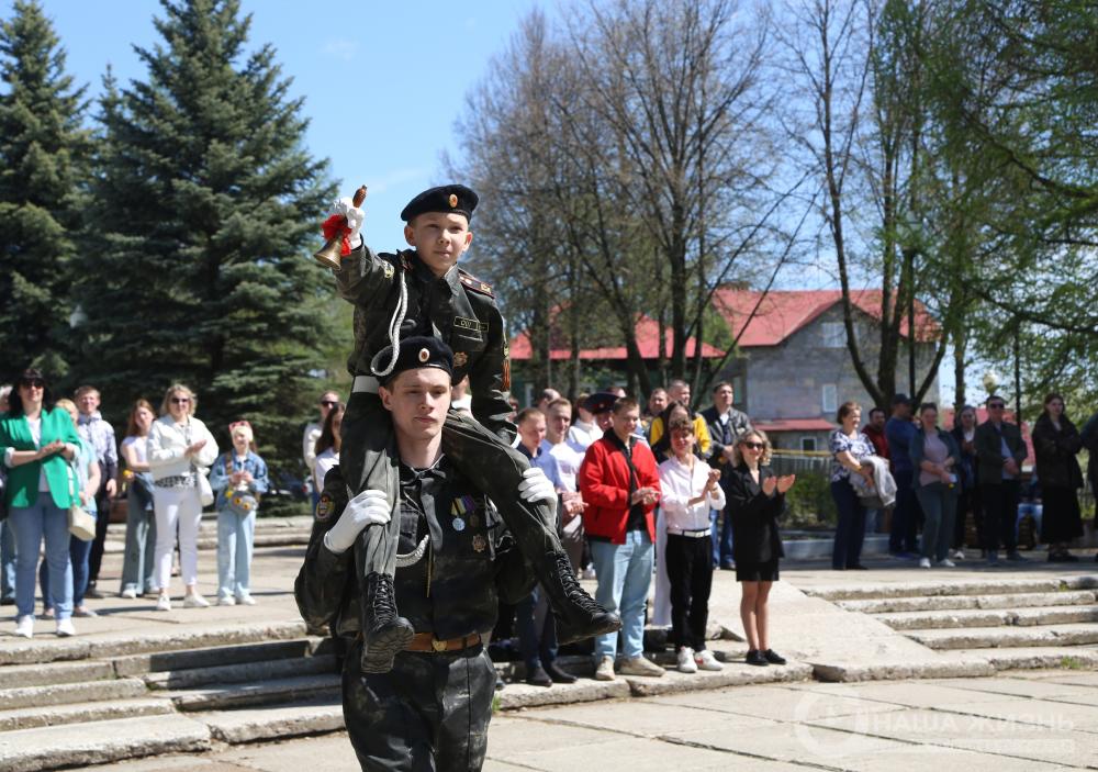 Кадеты ШБиП попрощались со Знаменем