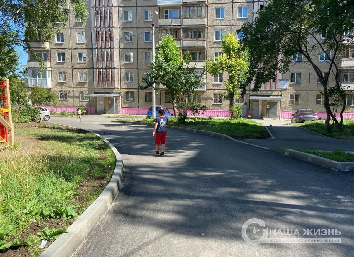 Во дворах трёх домов по улице Чехова прошла приёмка работ по благоустройству