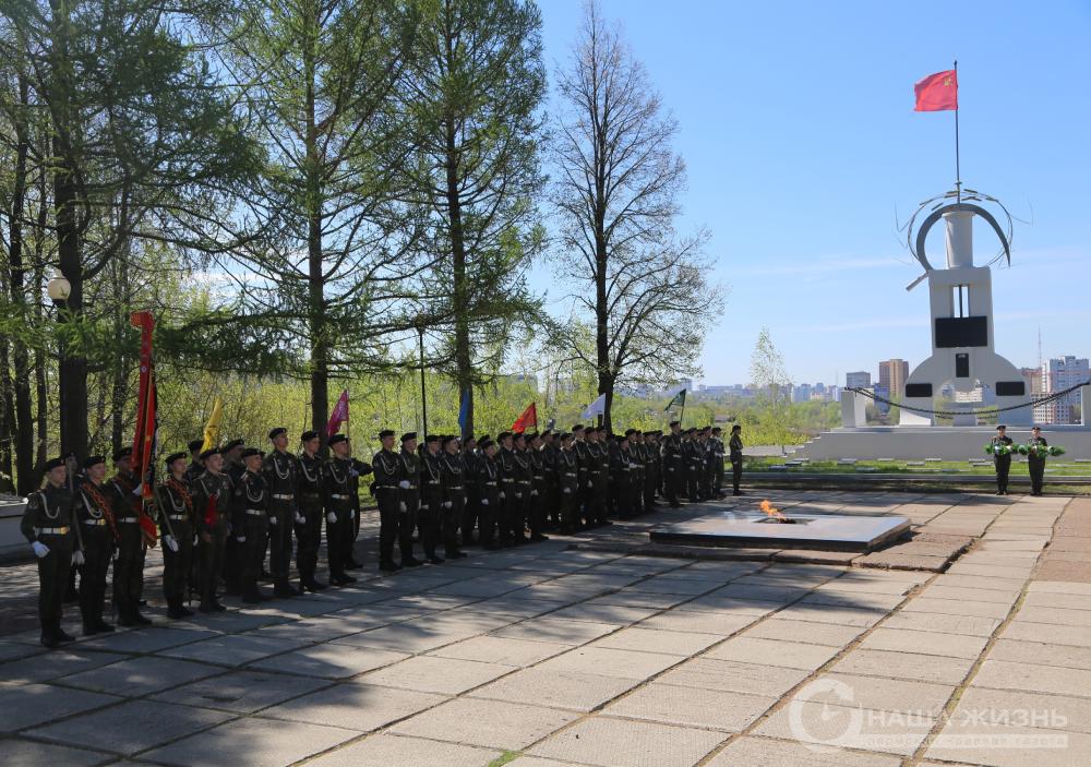 Кадеты ШБиП попрощались со Знаменем