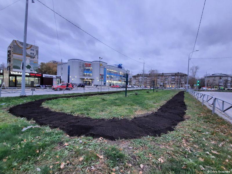 В цветники Мотовилихи уложен плодородный грунт