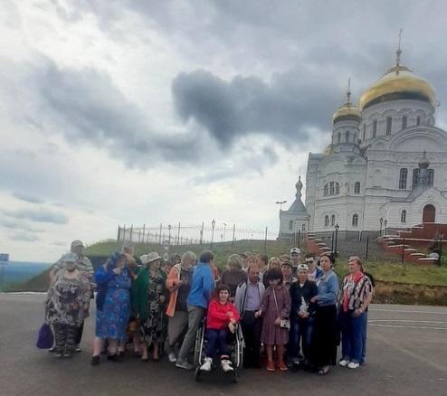 Представители общества инвалидов Мотовилихи посетили Белогорский монастырь