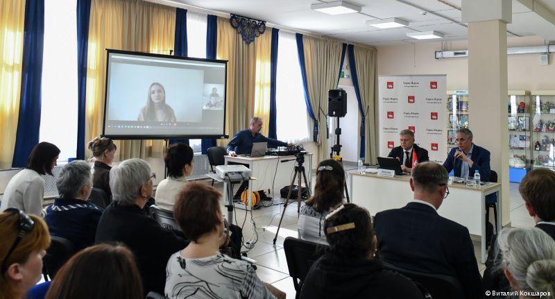​Мэр Перми встретился с жителями Мотовилихинского района