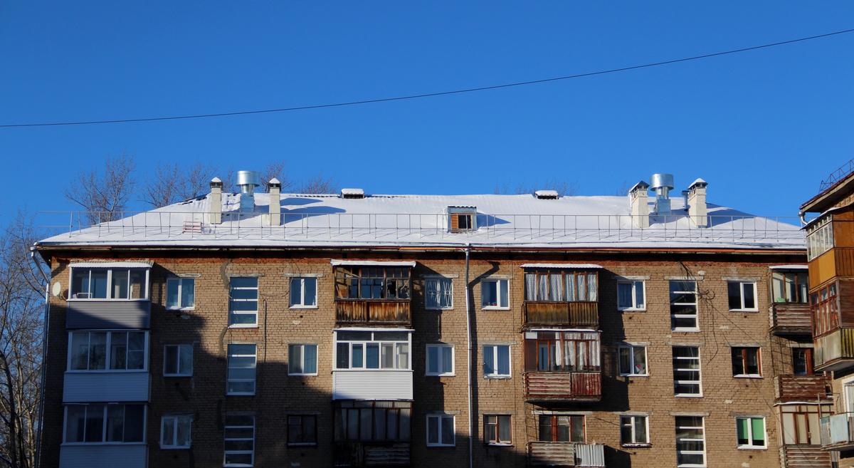 В Мотовилихе восстановили крышу пострадавшего от пожара дома по улице Студенческой, 20