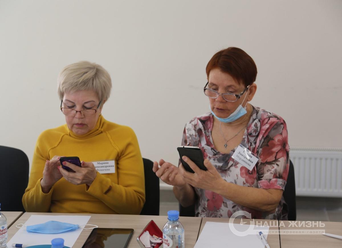 В Мотовилихе люди старшего поколения приняли участие во Всероссийском «Цифровом диктанте»