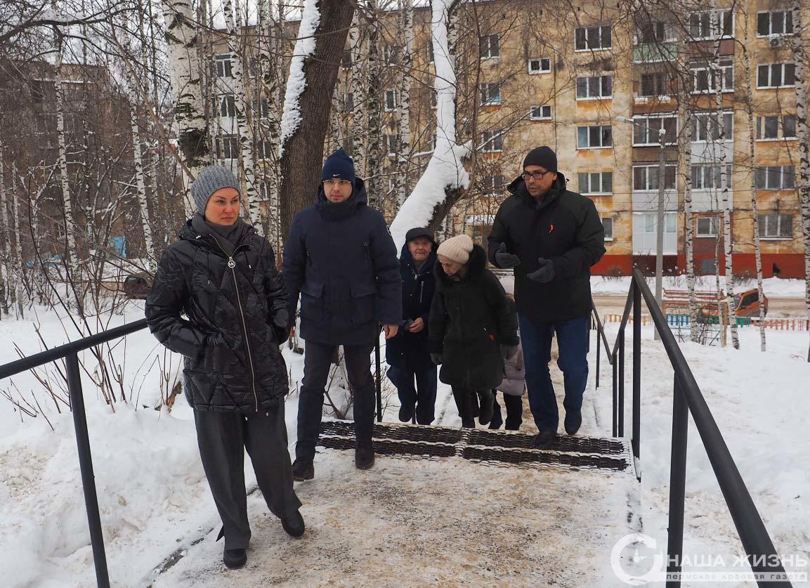 ​«Партдесант» Мотовилихи выехал с проверкой восстановленной лестницы в Рабочем посёлке