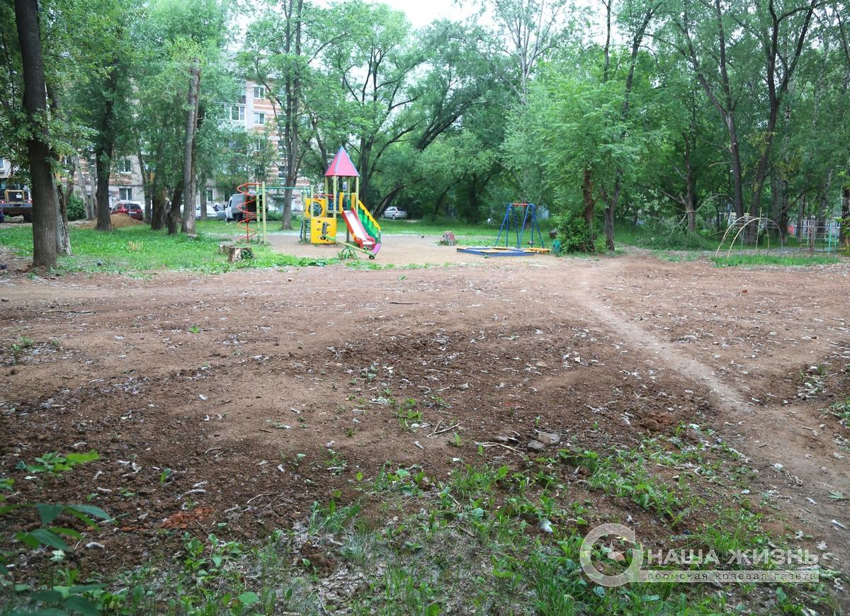Во дворе дома Крупской, 78 выполнили благоустройство после ремонта инженерных сетей