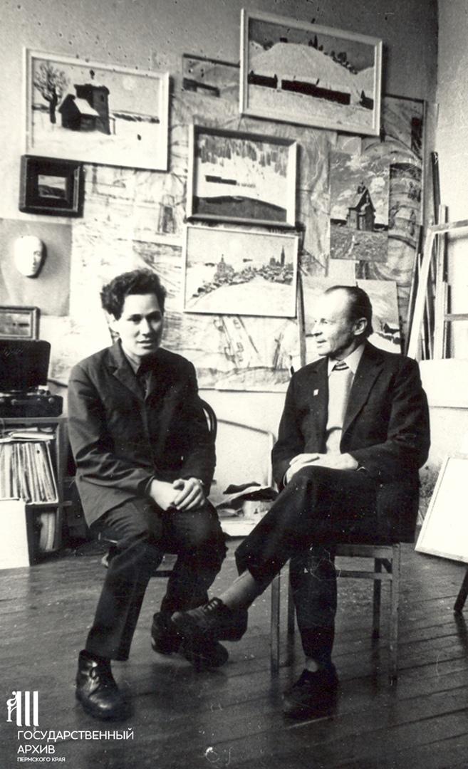 А.Н. Тумбасов с Г. Н. Чагиным в мастерской художника, 1975 г.