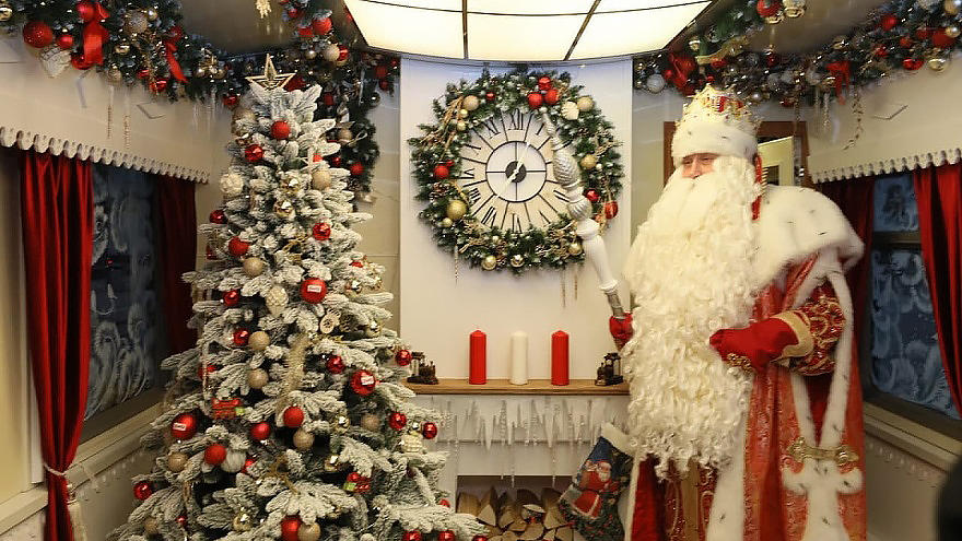 В столицу Прикамья в середине декабря прибудет сказочный поезд Деда Мороза
