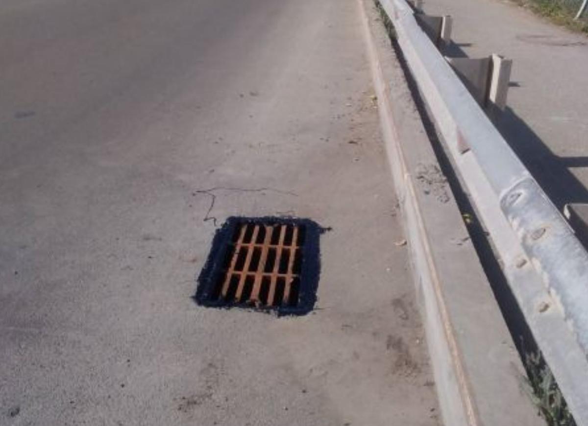 В Мотовилихе восстановили решетку ливневой канализации на дороге