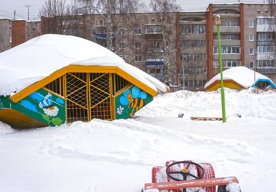 Обязаны ли родители заниматься уборкой снега на территории детского сада?