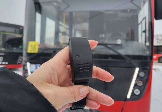 В Перми начали использовать браслеты контроля усталости водителей автобусов 