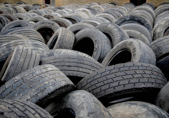 С начала года жители Прикамья сдали на утилизацию свыше тысячи тонн старых автомобильных покрышек
