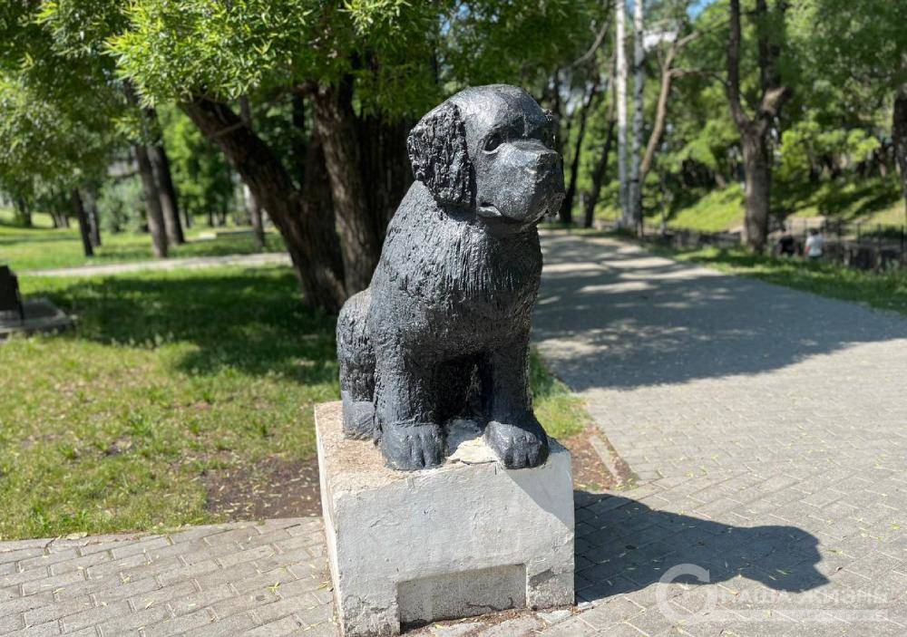 Памятник собаке в Райском саду
