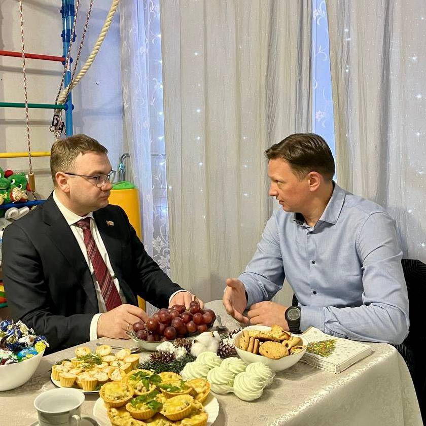 ​Глава Перми встретился с участником СВО из Мотовилихи