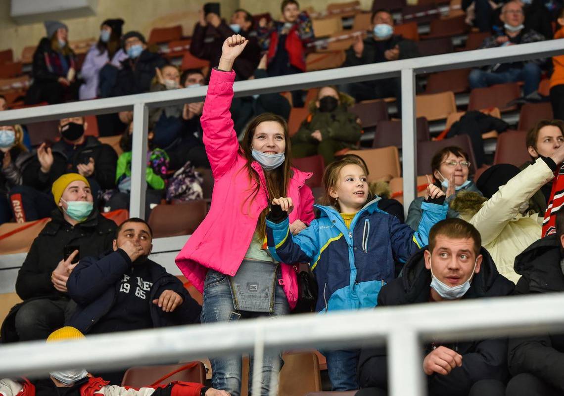 Жители Мотовилихи посетили матч «Молот» - «Сокол»