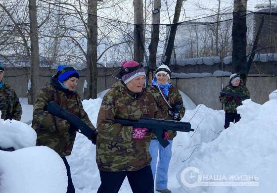 «Бабушки-снайперы» из Мотовилихи устроили «Снежную баталию»