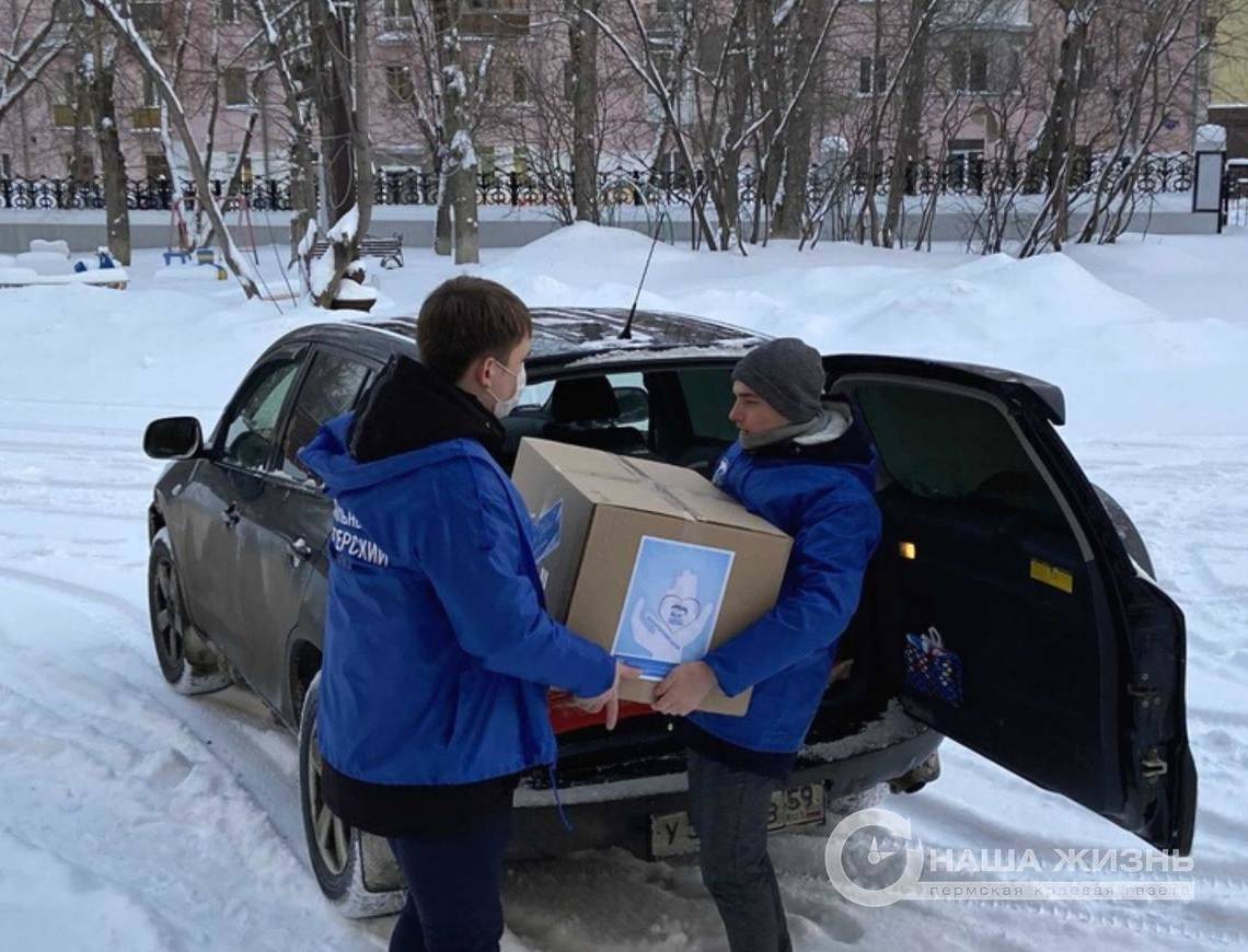 Александр Бойченко передал в детскую больницу №13 подарки к Новому году 