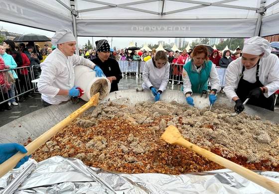 ​В День города «Мотовилихинские заводы» накормили 2500 пермяков