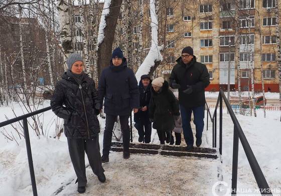 ​«Партдесант» Мотовилихи выехал с проверкой восстановленной лестницы в Рабочем посёлке