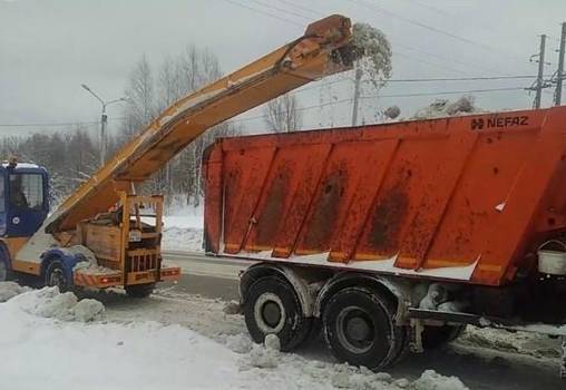 Подрядная организация Мотовилихи ООО «ДСТ-Строй» продолжает работы по уборке территории от снега