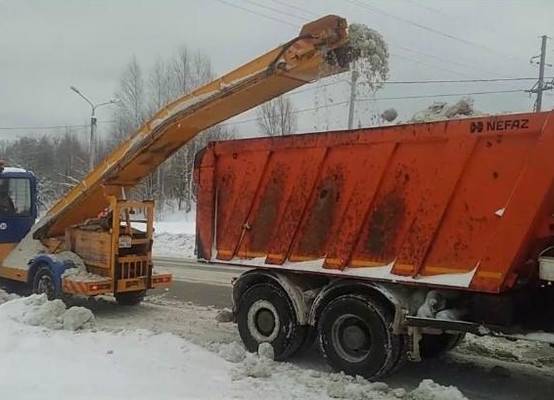 Подрядная организация Мотовилихи ООО «ДСТ-Строй» продолжает работы по уборке территории от снега